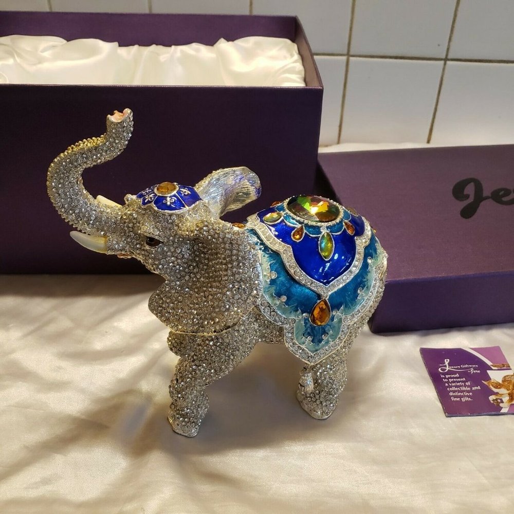Jere - Bejeweled Full Crystal White Elephant Trinket Box!
